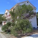 Irena شقة Božava