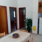 شقة Irena
