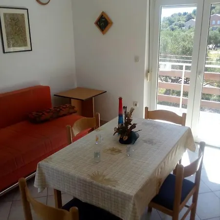 Irena Apartment *