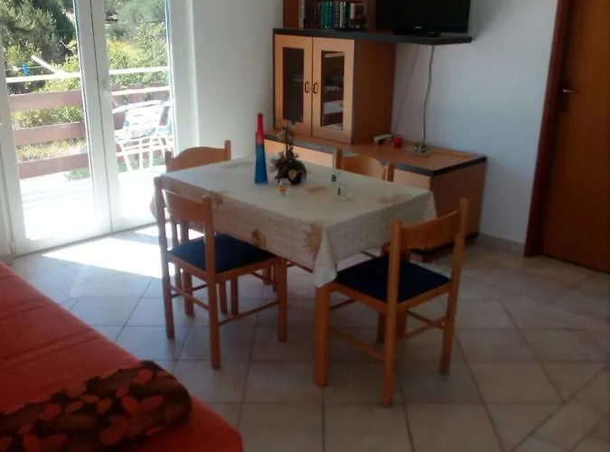 Апартаменты Irena Божава